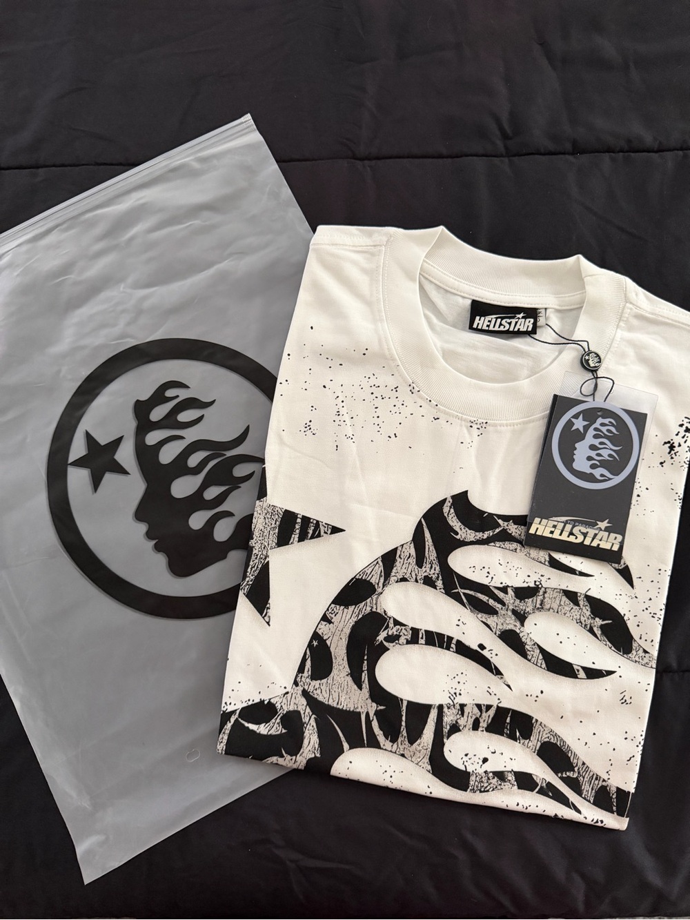 HeliStar Men's White Graphic Short Sleeve Tee